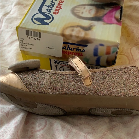 Size 10 Naturino sparkle dress shoes! - Picture 2 of 3